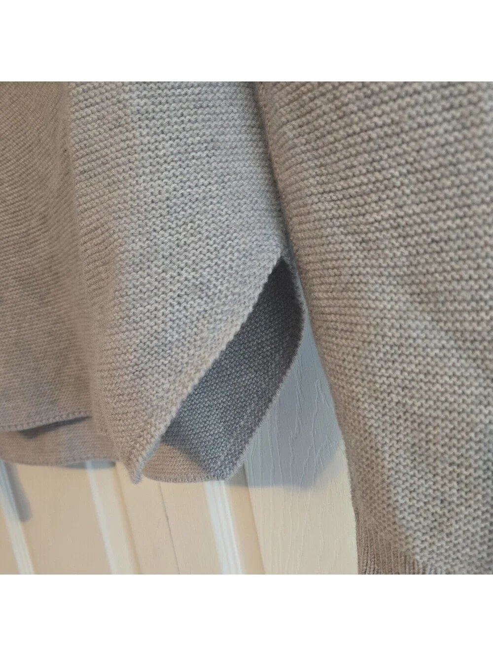 Wilfred Free waffle Knit Sweater Sz Xs Gray V Neck 100% Merino Wool